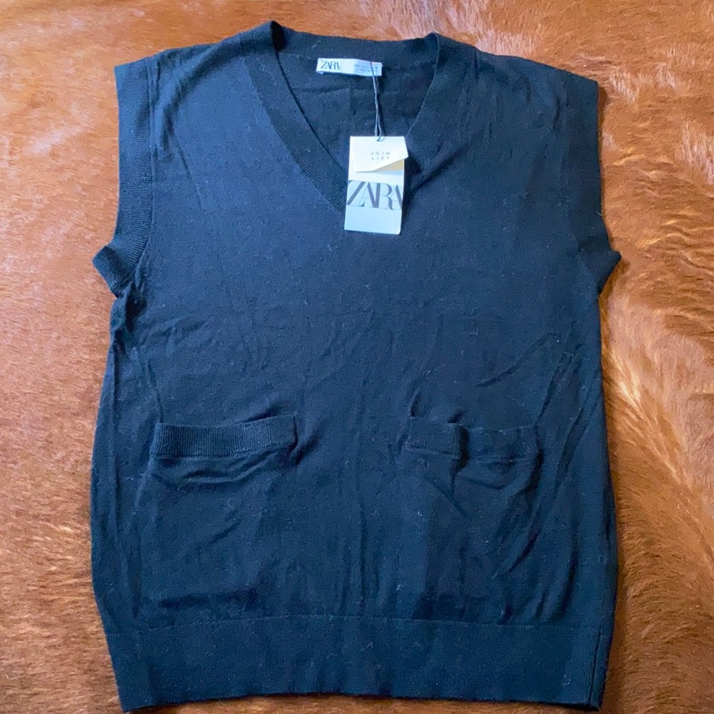 NWT Zara black sweater vest! Perfect for spring, as it is lightweight-size large
